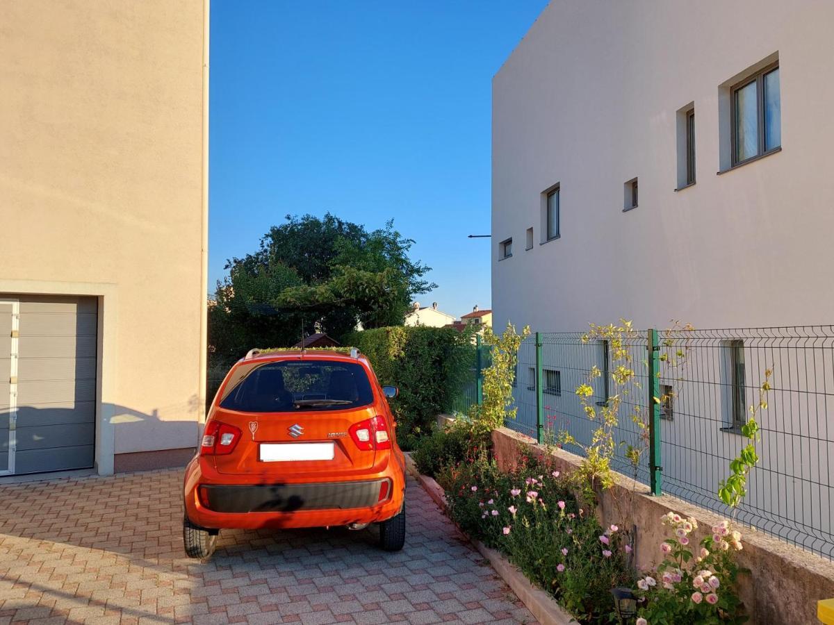 Polic Apartment