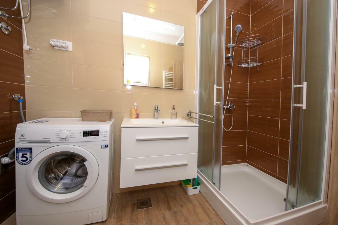 Polic Apartment